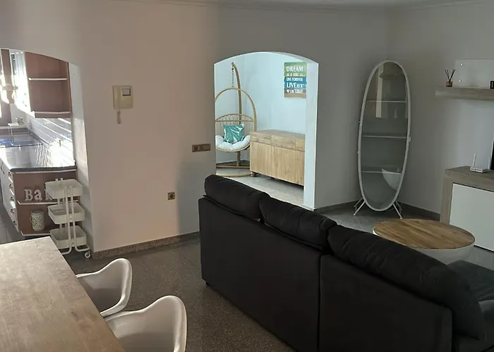 Aquamarina House בית נופש קלטה דה פוסטה